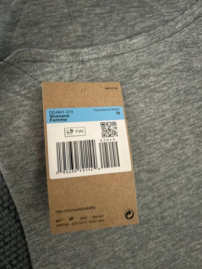 Débardeur Nike taille M neuf - photo numéro 9