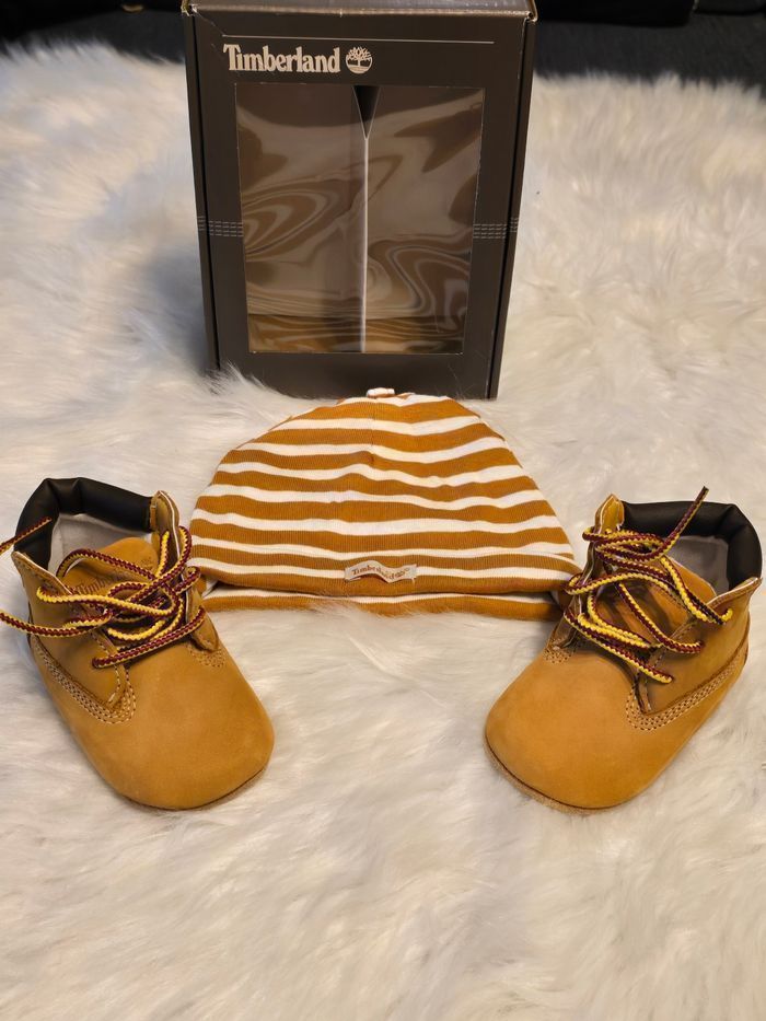 NEUFS! 🏷🤩🥰 SUBLIME ensemble chaussures pointure 17 et bonnet TIMBERLAND unisex !🤎😍🤩⚘️