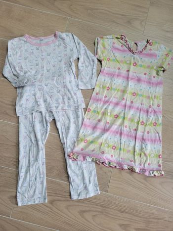 Lot vêtements de nuit