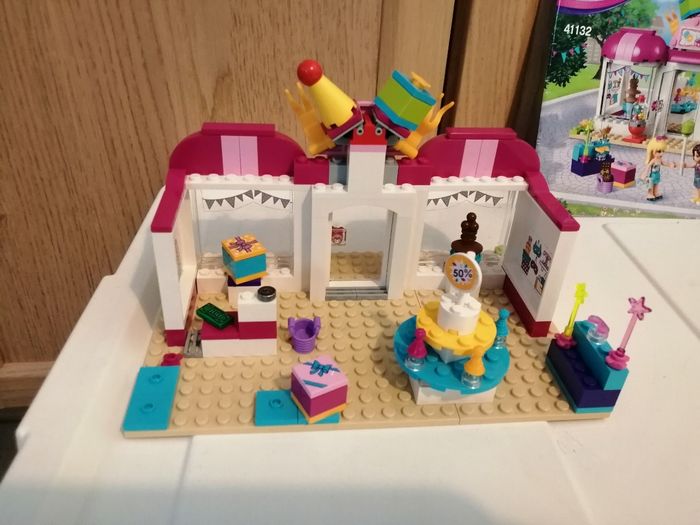 Lego friends 41132 Boutique de fête - photo numéro 2