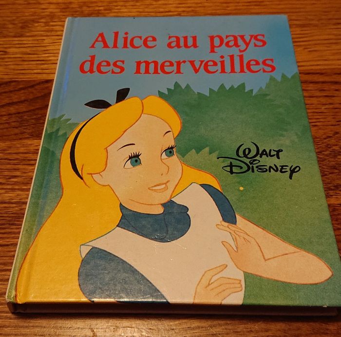 Livre Alice au pays des merveilles