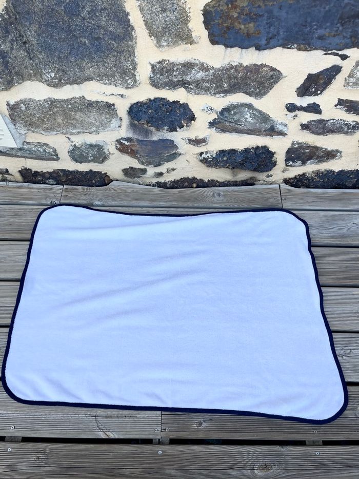 Couverture en polaire douce blanche et bleu marine - Obaibi