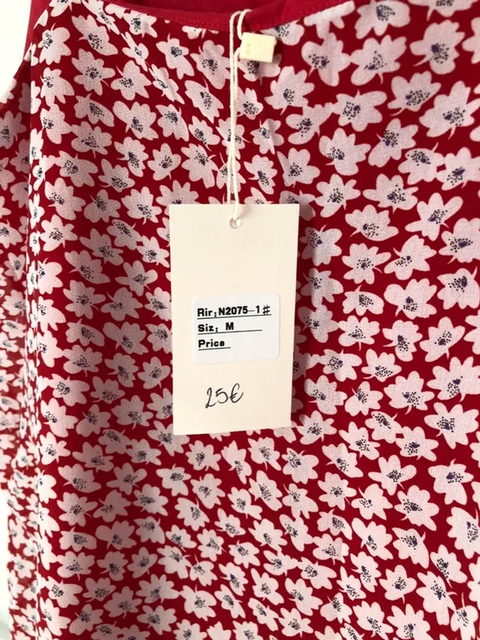 Top à bretelles rouge à fleurs Noémie & Co taille M neuf avec étiquette - photo numéro 5