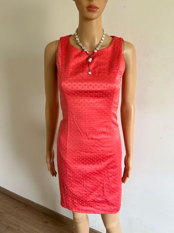 Robe rose corail sans manches Naf Naf taille 34 état satisfaisant (avec défaut)