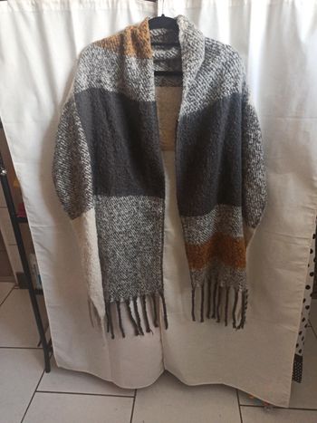 Grosse écharpe a franges