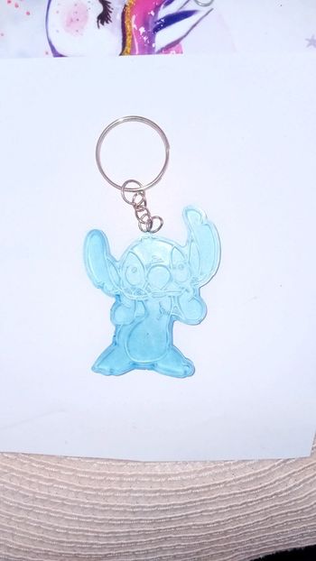 Porte clé stitch bleu résine epoxy