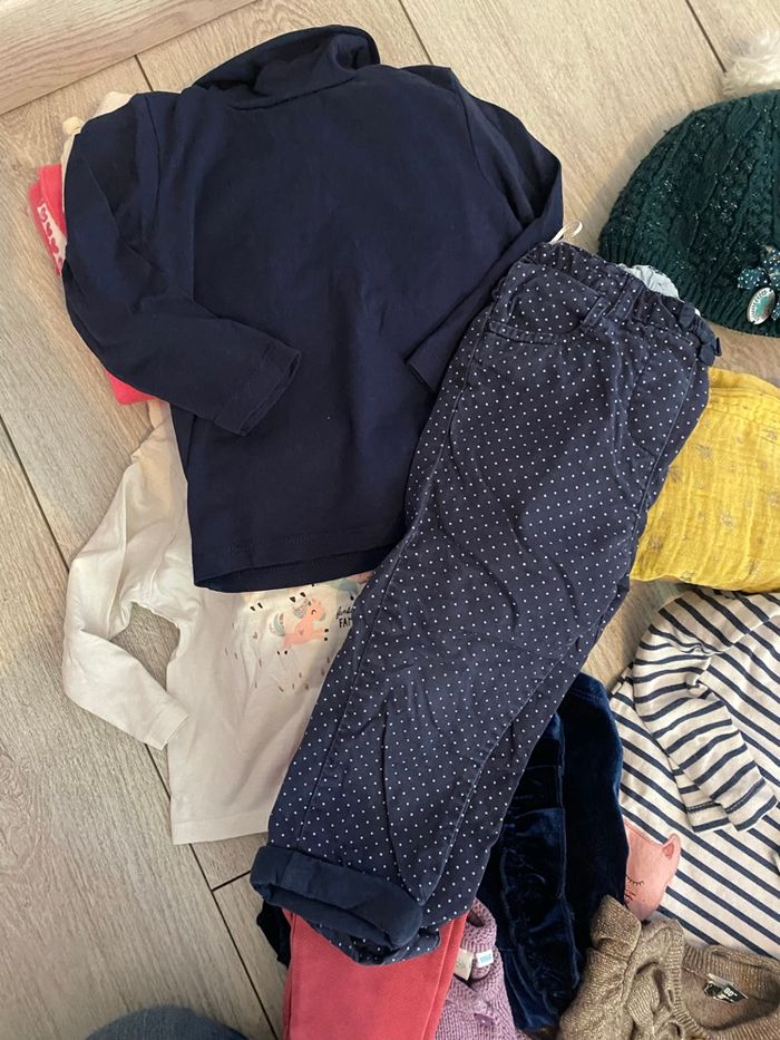 Gros lot vêtements fille 12-18 mois - photo numéro 2