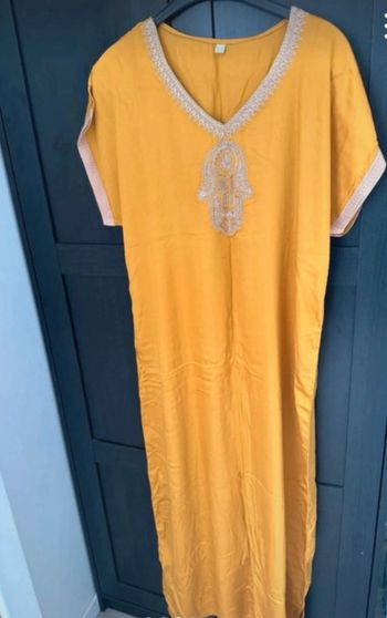 Robe orientale de très bon tissu
