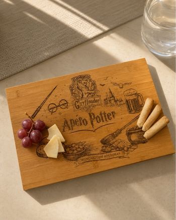 Planche apéritive Harry Potter en bambou – Apéro Potter gravée neuve