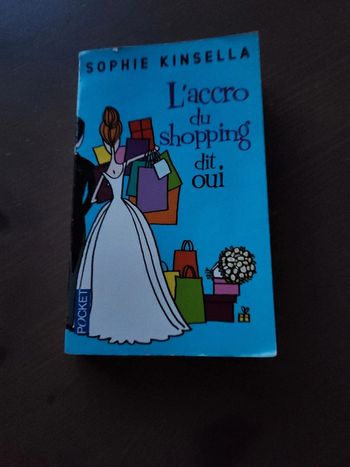 Livre de poche L'accro du shopping dit oui