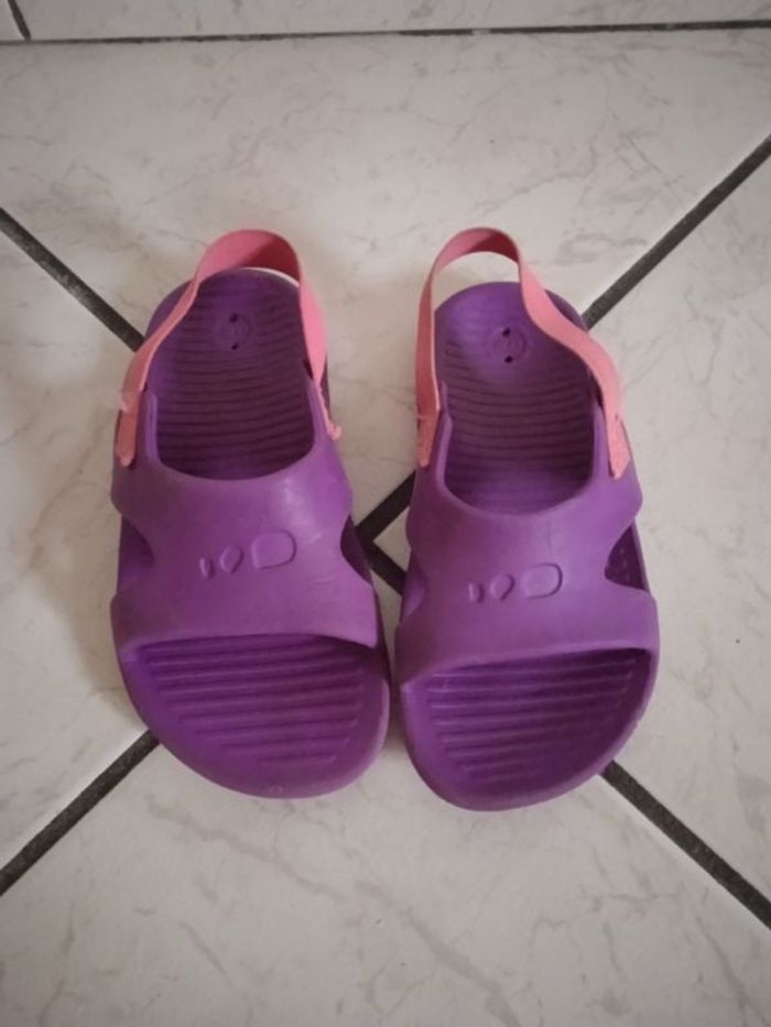 Claquettes plage ou piscine - 23/24