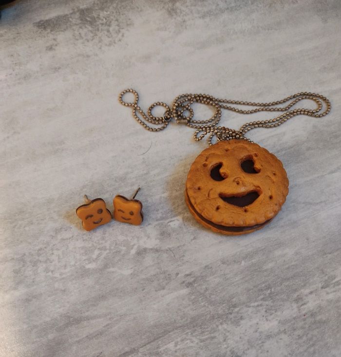 Boucles d'oreilles et pendantif