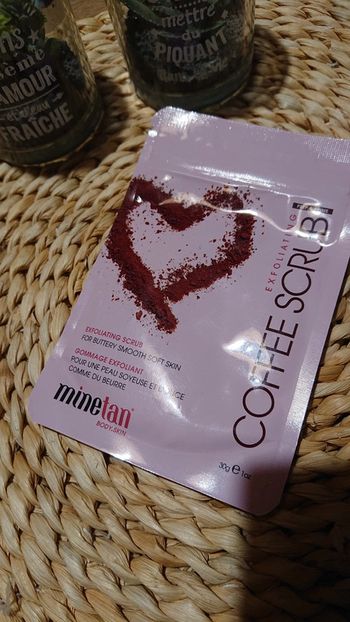Gommage exfoliant corps à la caféine