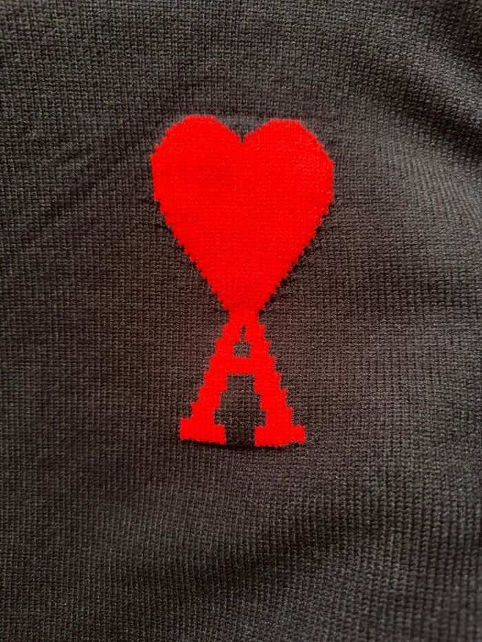 ✨ Pull AMI – Cœur rouge iconique ✨ - photo numéro 3