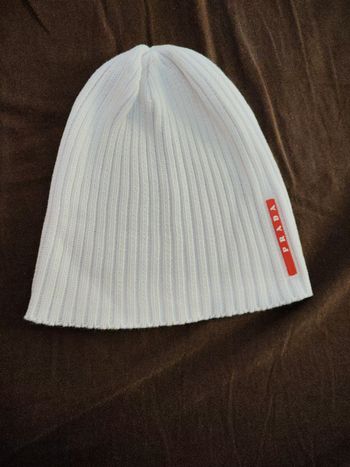 Bonnet blanc Prada 