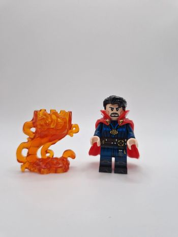 Figurine type lego Docteur Strange Marvel
