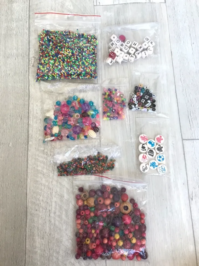 Lot de perles bois lettres etc - photo numéro 2