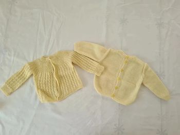 Lot de 2 gilets/cardigans tricotés