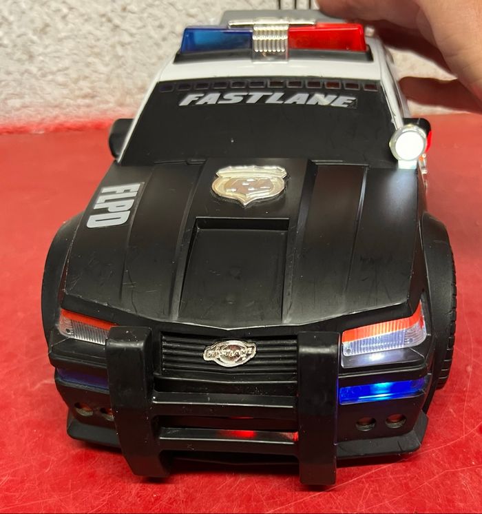 Voiture de police Fastlane - photo numéro 3