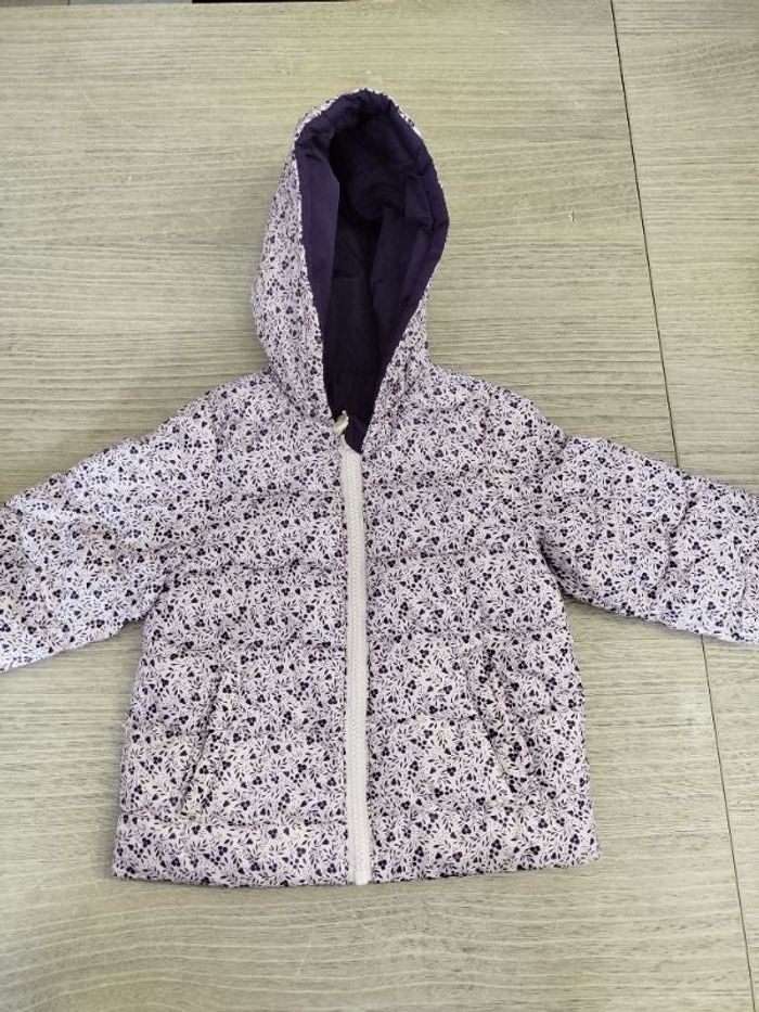 Jolie doudoune violette réversible taille 18mois