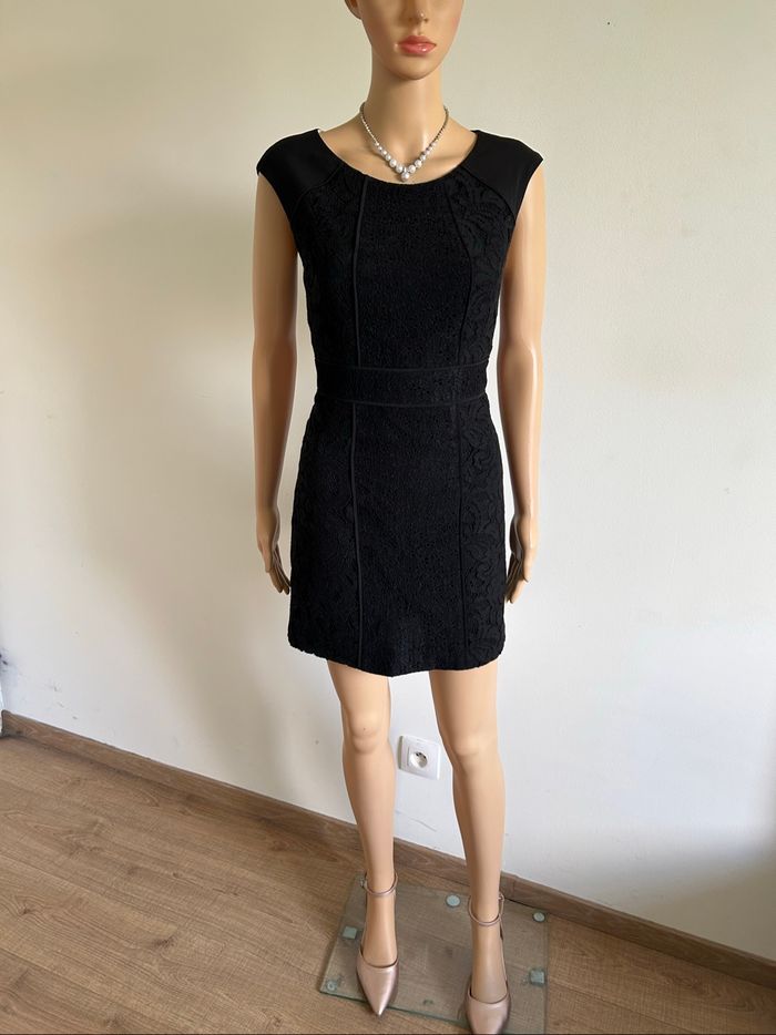Robe noire en dentelle sans manches Jacqueline Riu taille 36 TBE - photo numéro 3