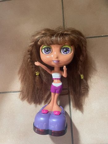 Bratz diva star Nikki parlante/interactive.