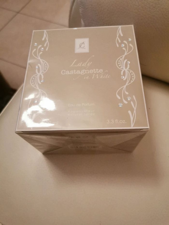Eau de parfum Lady Castagnette in White 100 ML grand format