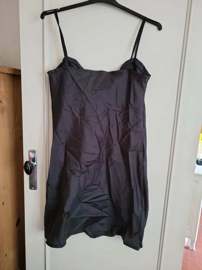 Robe noire ou nuisette - photo numéro 3