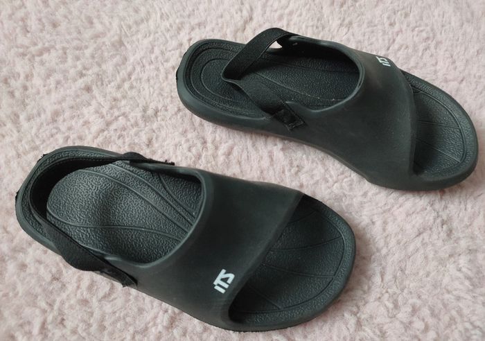 🩴Claquettes enfant Slippers noir ITS 28 🩴