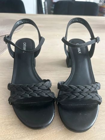 Sandales noires à talons