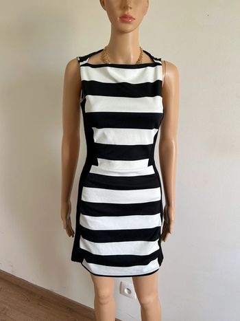 Robe noire et blanche rayée Mango taille S bon état