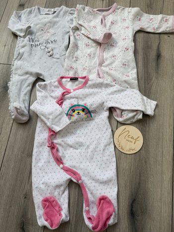 Pyjamas 9 mois