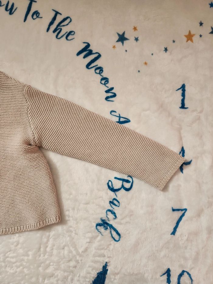 Superbe pull tricot beige 3 boutons Tex 23 mois - photo numéro 4