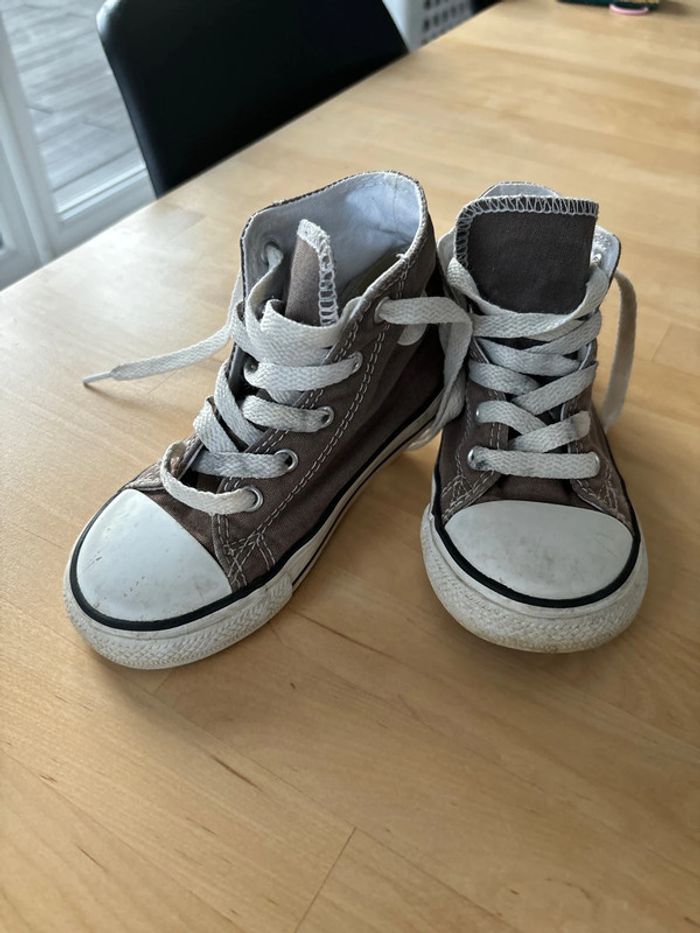 Converse montante grise