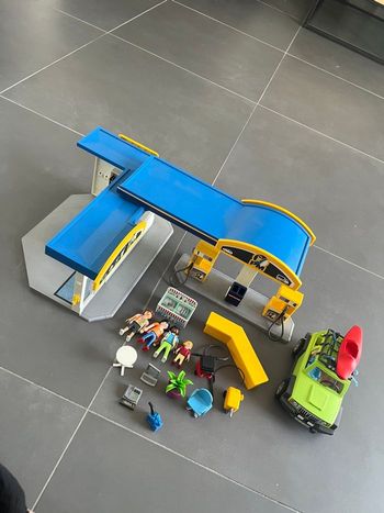 Playmobil city life 70201 station service 