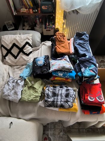 Gros lot de 39 articles garçon 4 ans