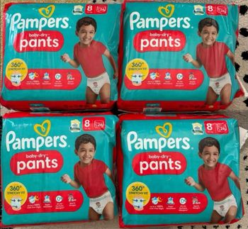4paquets de couches Pampers  taille 8