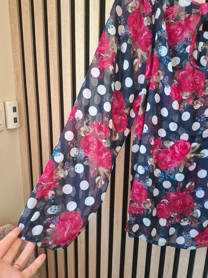 Haut blouse fluide fleurie bleu marine ,rose et blanc.T46 - photo numéro 10