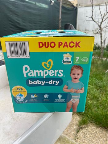 Couches Pampers taille 7