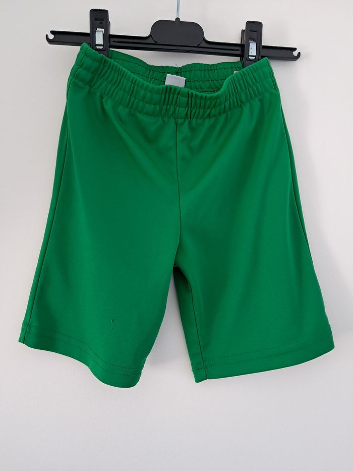 Short 3 ans