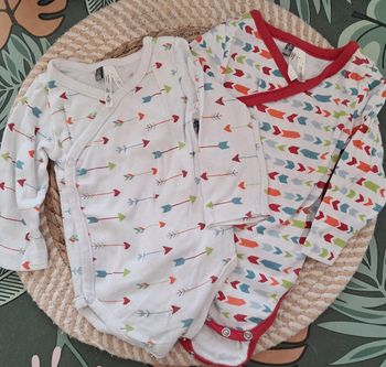 Lot 2 bodys Orchestra 3 mois