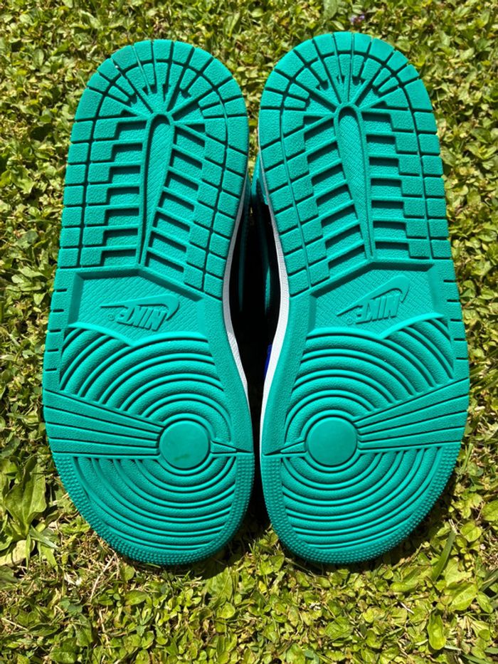 Basket Jordan 1 mis noir violette black grappe pointure 38 neuves sans boîte - photo numéro 8