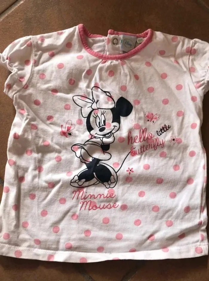Tee shirt Disney Minnie taille 18 mois en parfait état