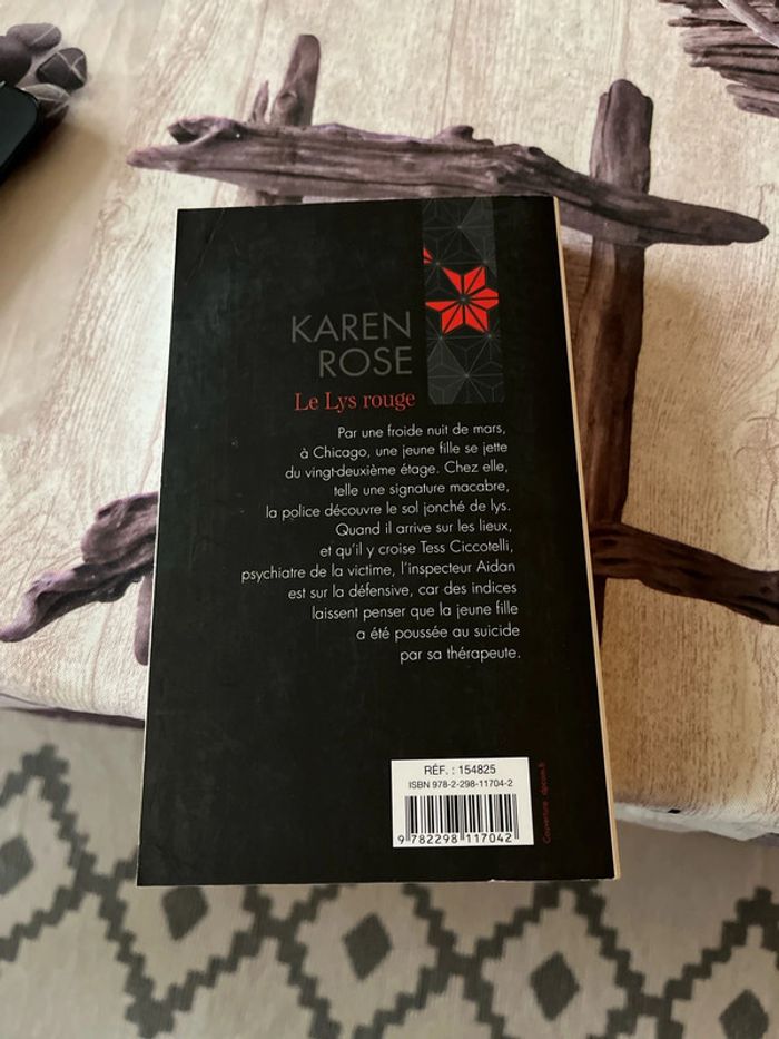 Livre le lys rouge - photo numéro 2