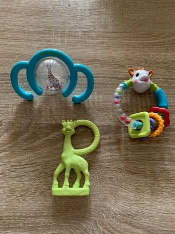 2 hochets et 1 anneau de dentition Sophie la girafe