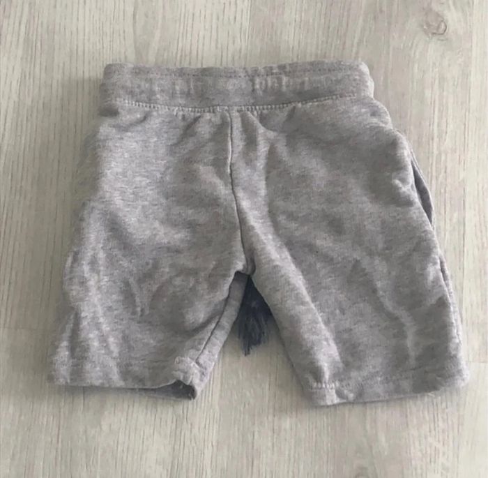 4 ans short - photo numéro 3