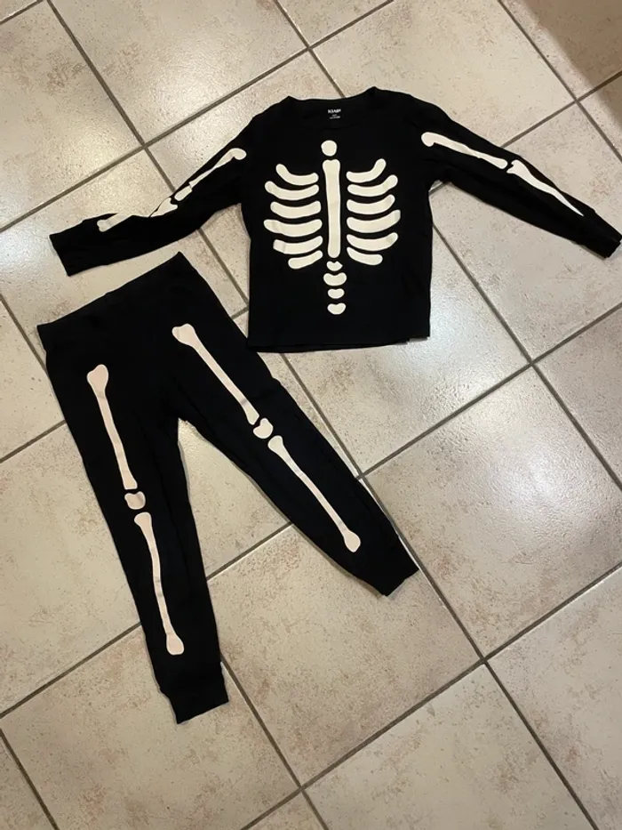 Pyjama squelette phosphorescent Kiabi 6ans