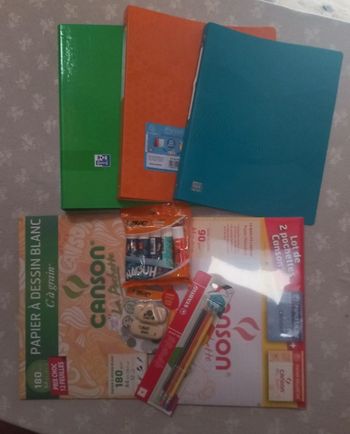 Fournitures scolaires lot