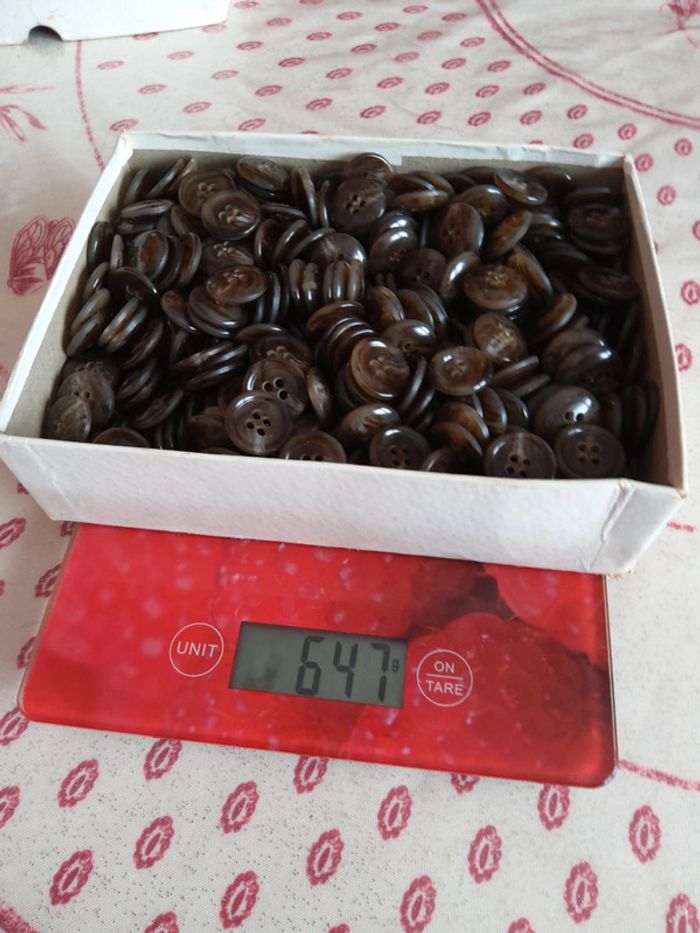 Boutons  vestes plus clair que marron,  juste comme les photos - photo numéro 2