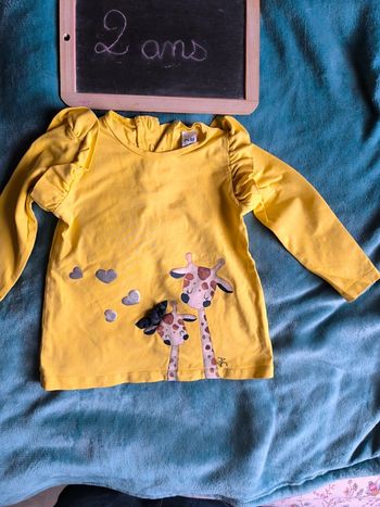 Tunique taille 2 ans en très bon état